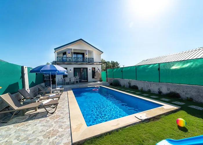 Manolya Villa *